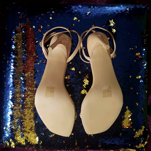 High heeled ankle strap sandals - Picture 5 of 8